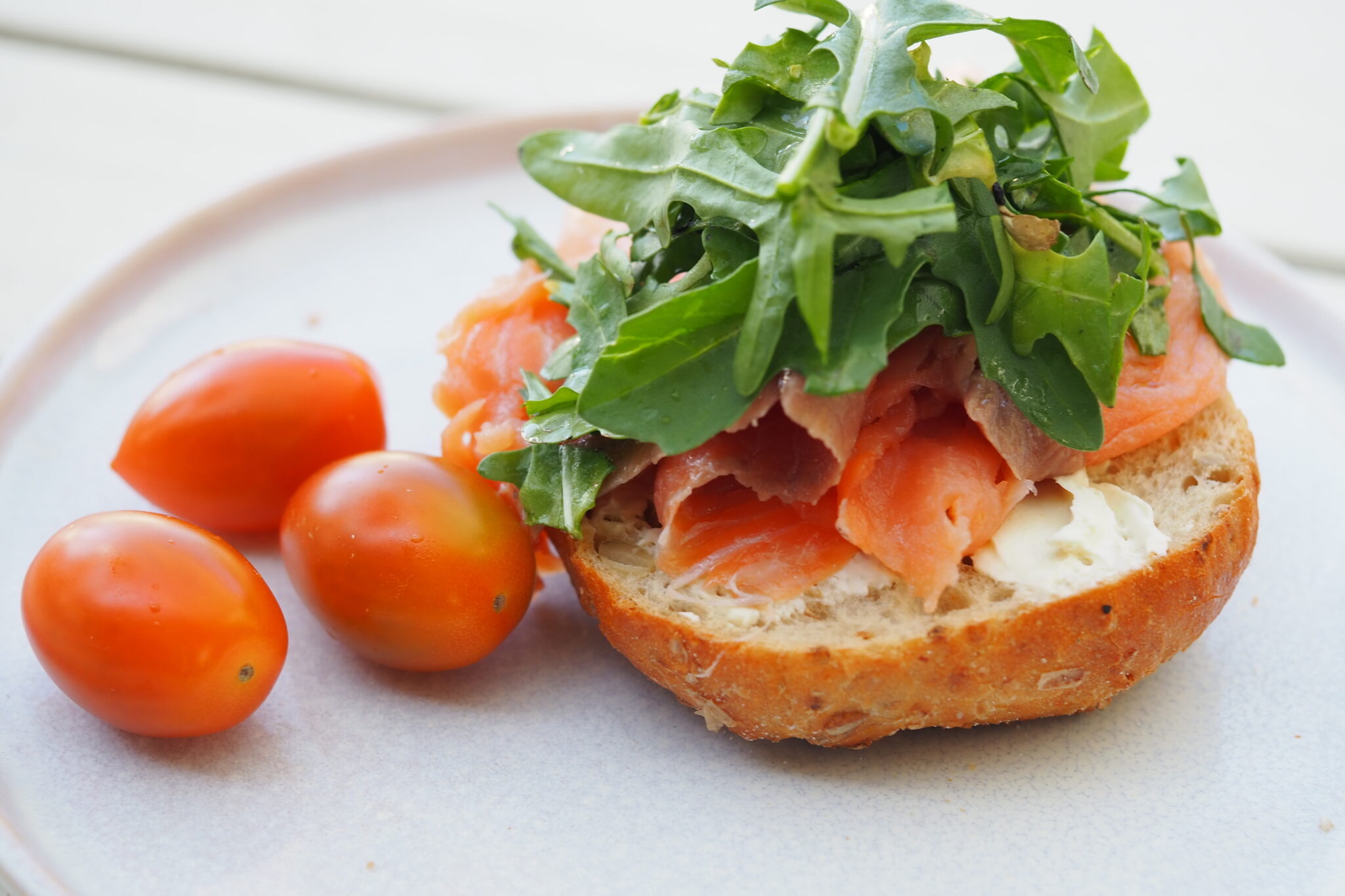 Salmon, rocket and cream cheese roll